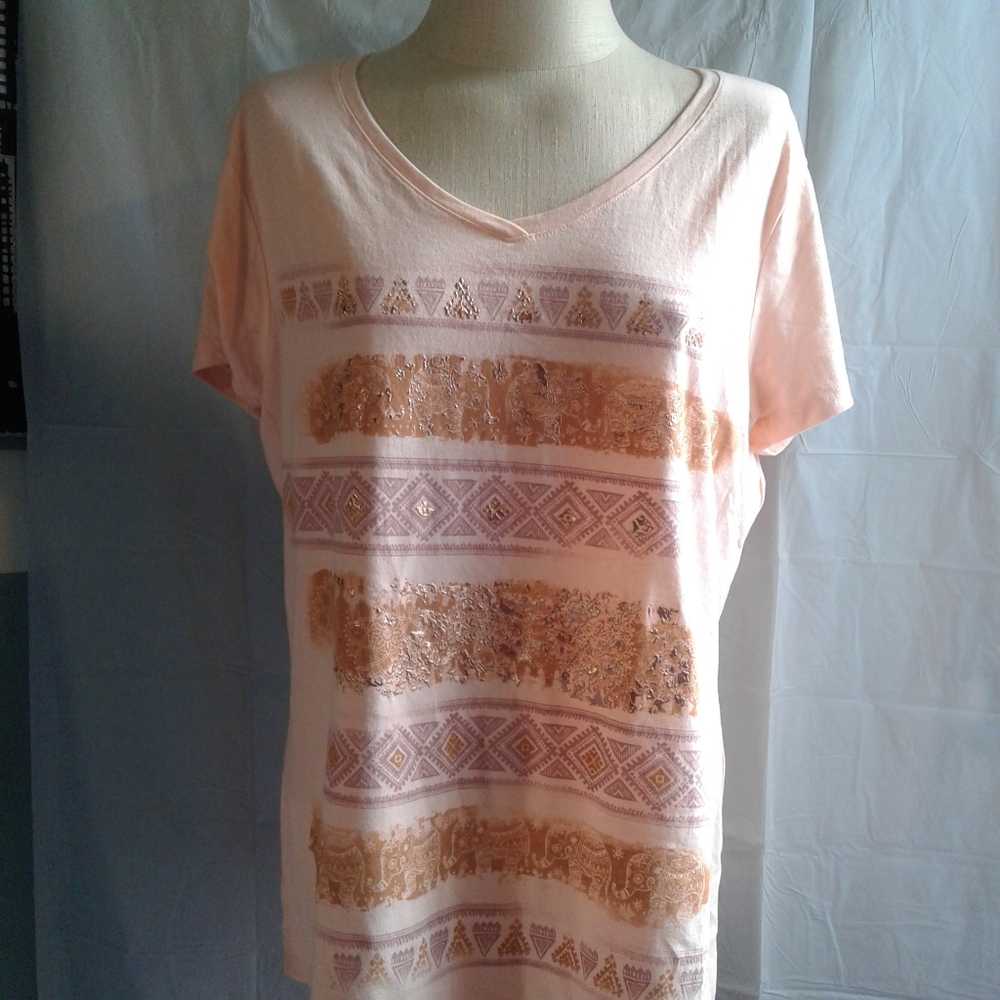 Woman's tee